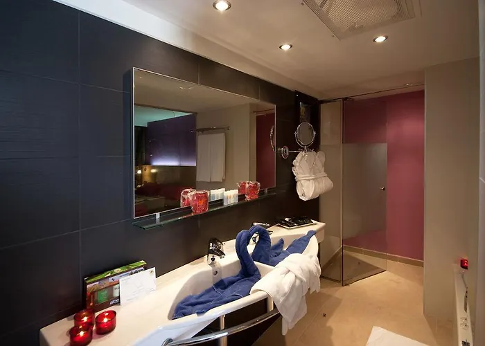 R2 Romantic Fantasia & Dreams - Adults Only 4*